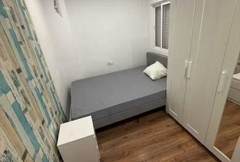 Plaça de Pep Ventura, Badalona, Catalonia 08912