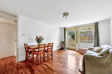 1 bedroom Flat To Let - Photo 2