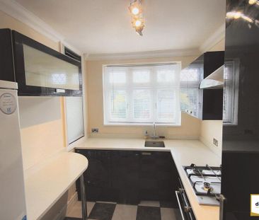 2 bedroom maisonette to rent - Photo 2