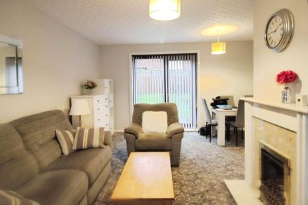 3 bedroom end of terrace house to rent - Photo 2