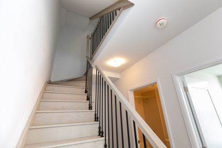 For Lease - 1010 Portage Parkway Unit# Th 01, Vaughan, Ontario - Photo 2