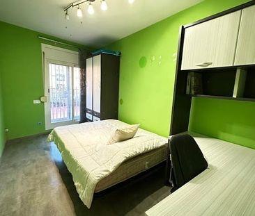 Passeig de Fabra i Puig, Barcelona, Catalonia - Photo 3