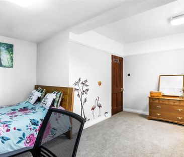 4 bedroom semi-detached house to rent - Photo 4