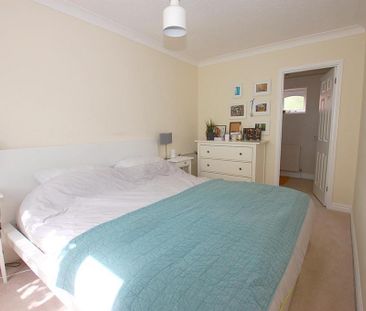3 bedroom mews to rent - Photo 6