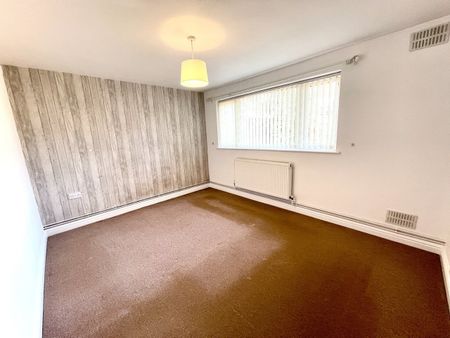 2 Bed Flat, Farr Drive, CV4 - Photo 4