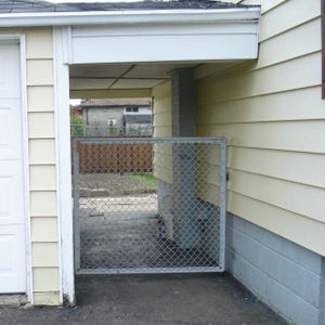 2 story Full House - Photo 2