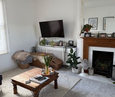 2 Bed Flat, Clarendon Drive, SW15 - Photo 2