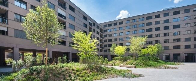 First month's rent free - Modern living in a studio - Photo 1