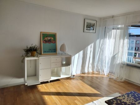 Ekholmsvägen, Skärholmen - Photo 3