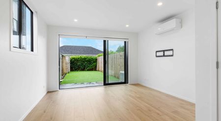 Modern 2 bed 2 bath ensuite with parking - Photo 5