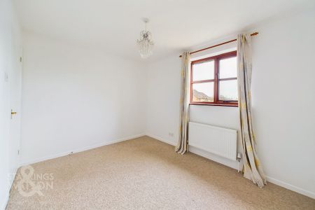 Spruce Crescent, Poringland, Norwich - Photo 4
