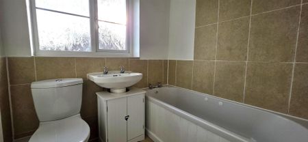 Dabinett Avenue, Hereford - Photo 3