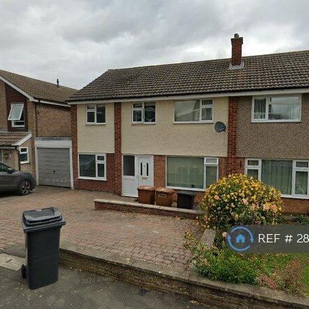 1 bedroom in a house share to rent - Photo 4