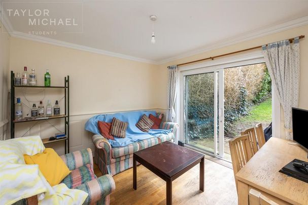 4 bedroom semi-detached house to rent - Photo 1