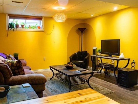For Lease - 845 Brandenburg Boulevard, Waterloo, Ontario - Photo 1