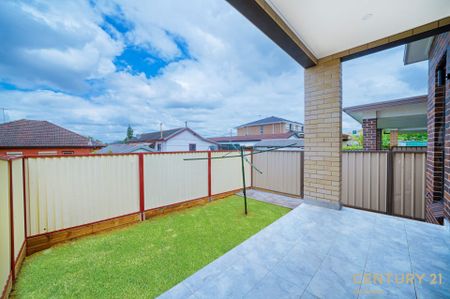 Comfortable Family Living - Photo 2