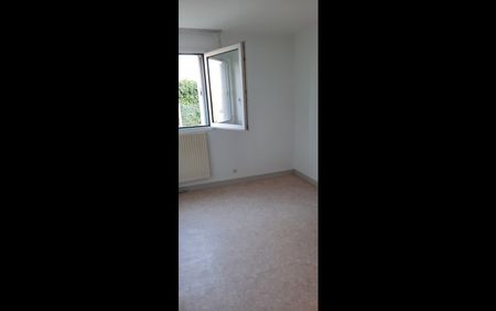 Location Appartement 4 pièces 83 m² Bourges - Photo 4