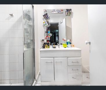 Light & Bright Bedsit Apartment - Photo 2