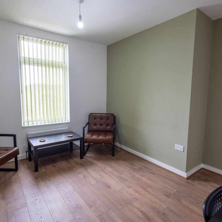 Room in a Shared House, Breeze Hill, L9 - Photo 1