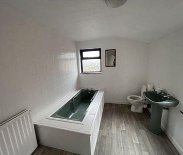 2 bedroom property to rent - Photo 4