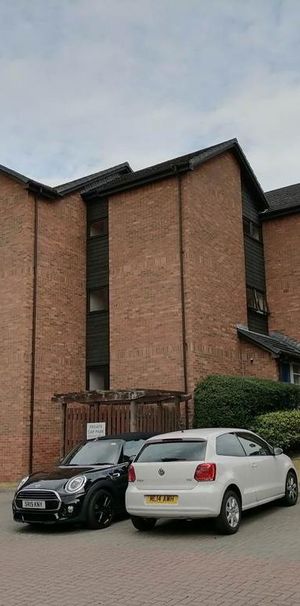 2 bedroom flat to rent - Photo 1