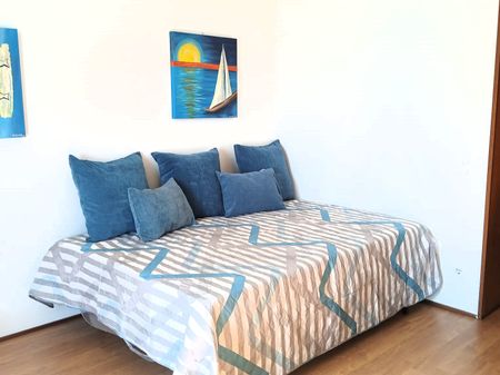 Furnished and equipped T0 flat next to Wisteria! - Photo 2