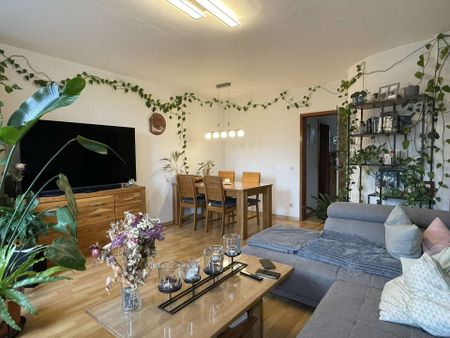 KREFELD-INRATH - SCHÖNE LICHTDURCHFLUTETE DREI ZIMMER MAISONETTE-WOHNUNG - MIT BALKON UND STELLPLATZ - Photo 2