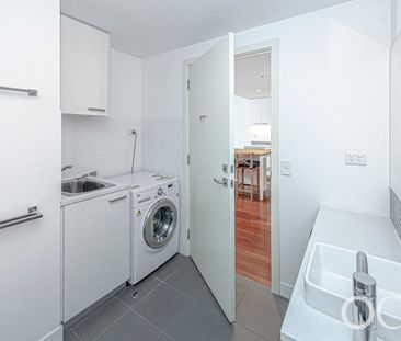 OPEN THE DOOR TO 'UNO' – CITY CENTRE LIVING AT ITS BEST - Photo 2