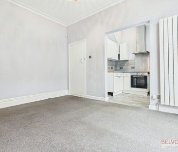 Terraced House to rent on - Photo 4