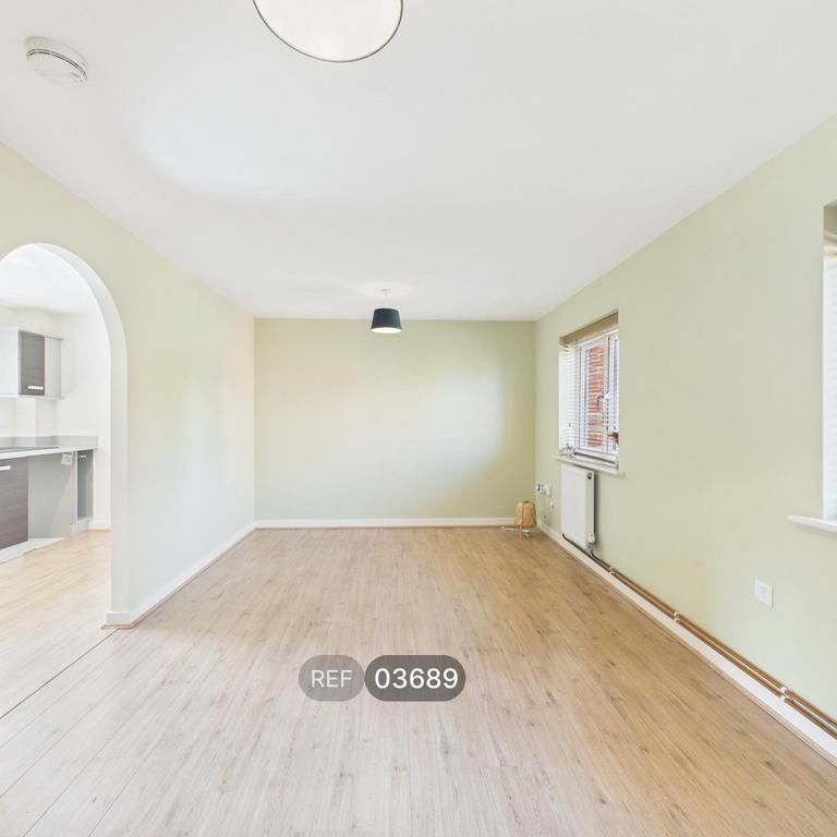 2 bedroom coach house to rent - Photo 1