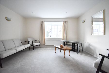 Well presented 4 bedroom detached house to rent in Milton offering excellent access to City centre, Science Park, A14 & M11. Medium size rear garden with patio area. GCH. Garage. Driveway parking. Local amenities close by. Unfurnished. - Photo 3