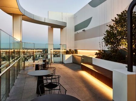 Premium Furnished 2-Bedroom Apartment in Lucid — Inner-City Luxury Living - Photo 3