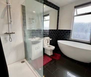 3 Bed Terraced House, Lakehall Road, CR7 - Photo 1