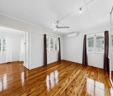 Renovated Three-Bedroom Home in Keperra - Photo 4