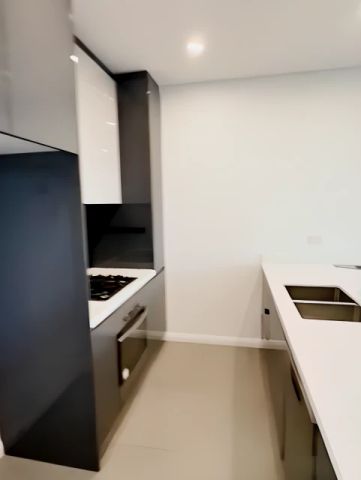 2 Studio Dr, Sydney - Photo 3
