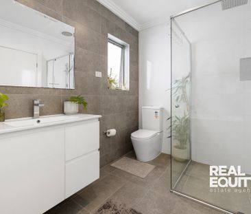 20a Anzac Mews, Wattle Grove NSW 2173 - House For Rent | Domain - Photo 6