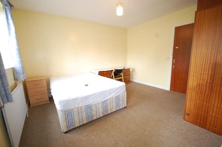 Limes Road, Egham, Surrey, TW20 9QT - Photo 4