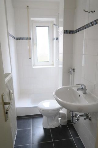 EBK, Balkon, Duschbad, frisch RENOVIERT - ab ca. 01.04. - ERDGESCHOSS - nahe Gartenschau KL WEST - Photo 3