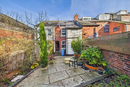 138 Myrtle Road, S2 - Photo 5