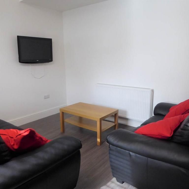 4 bedroom house to rent - Photo 1