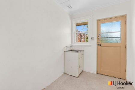 12 Warramoo Crescent, Narrabundah ACT, Belconnen - Photo 4