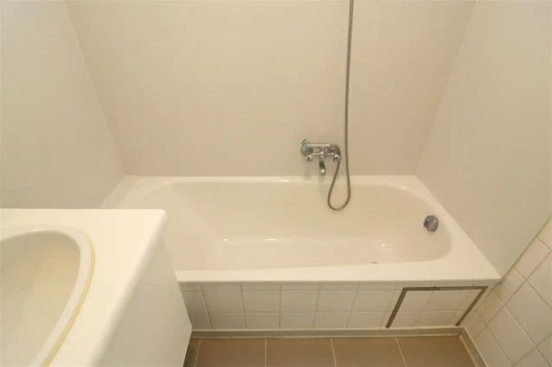 App. met één slaapkamer, autostaanplaats, nabij centrum - Photo 1