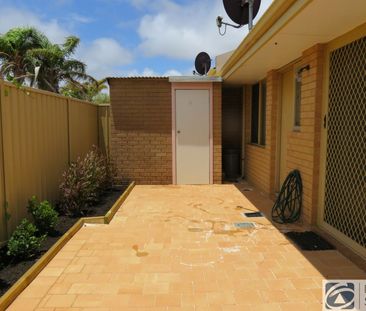 WALKING DISTANCE TO BEACH HOME OPEN SATURDAY 23 MAY AT 9.00AM SHARP! - Photo 6