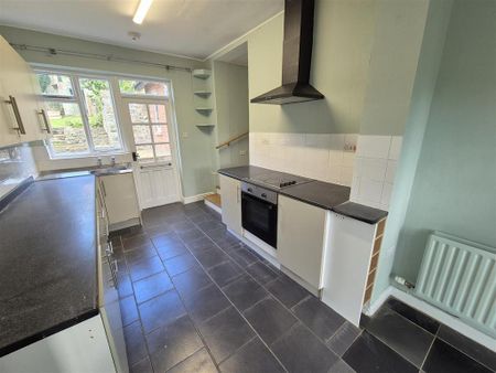 3 bedroom semi-detached house to rent - Photo 2