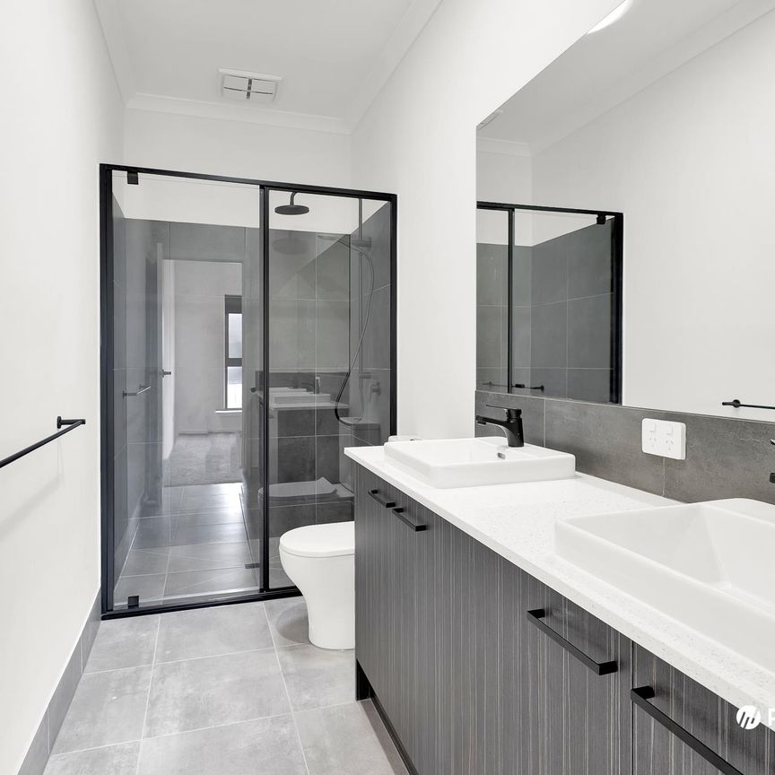 5 Laidlaw Avenue, Broadmeadows VIC 3047 - Townhouse For Rent | Domain - Photo 1