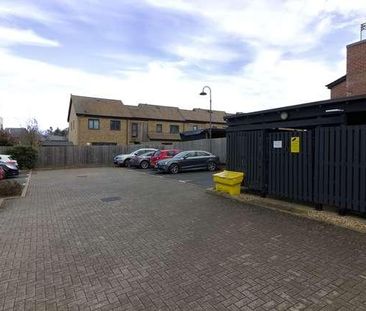 Oakgrove - Outstanding Bed Penthouse Apartment, MK10 - Photo 6