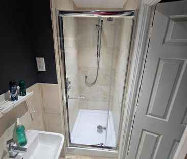 2 bedroom private hall to rent - Photo 6