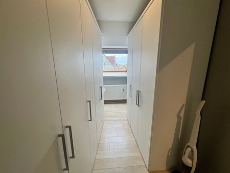 Appartement met 2 slaapkamers en autostaanplaats in centrum Ruddervoorde - Photo 5