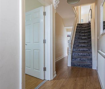 4 bedroom end of terrace house to rent - Photo 3