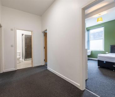 8 bedroom private hall to rent - Photo 6